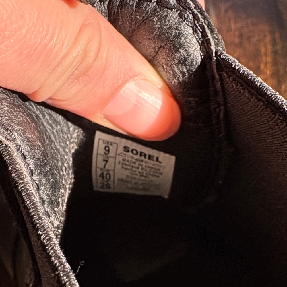 Sorel Hi-Line Chelsea Boot - Picture 4 of 6